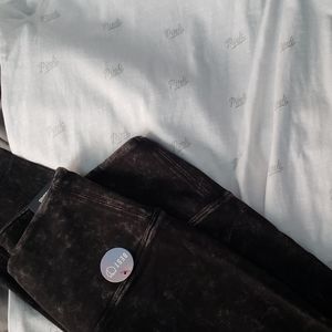 Pink tee with rutched leggings xs